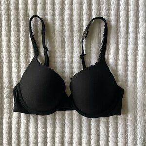 Victoria’s Secret Body by Victoria Push-up Smooth bra